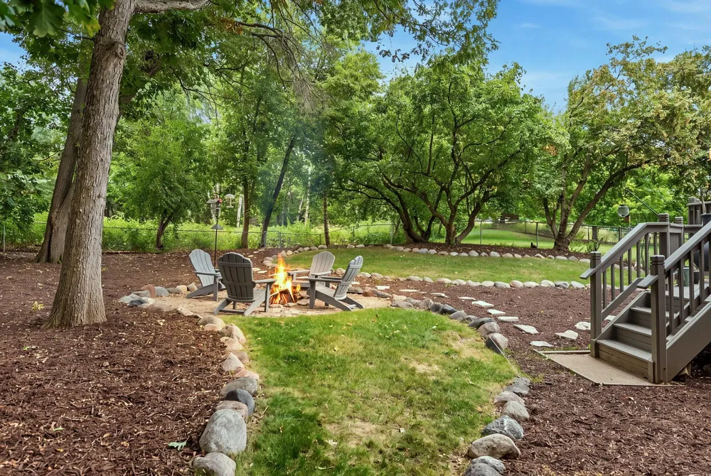 842 Sterling Street S Maplewood, MN 55119