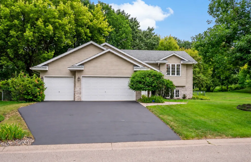 842 Sterling Street S Maplewood, MN 55119