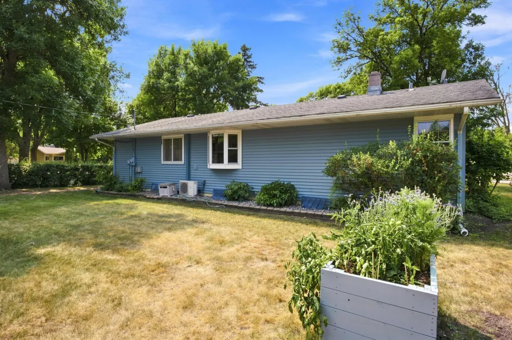 1914 15th Street S Moorhead, MN 56560