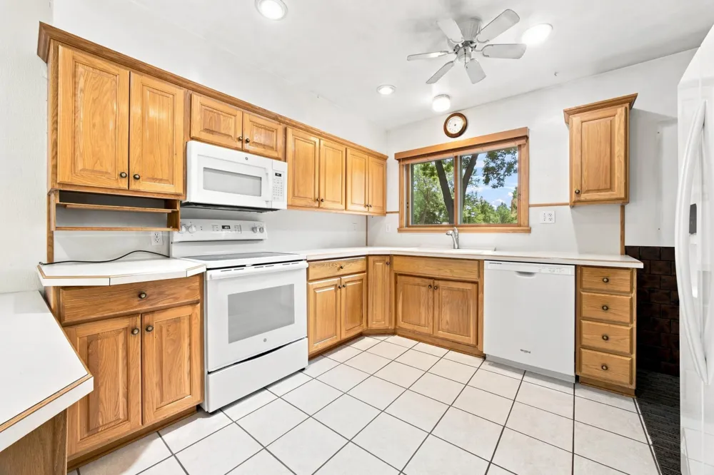 1914 15th Street S Moorhead, MN 56560