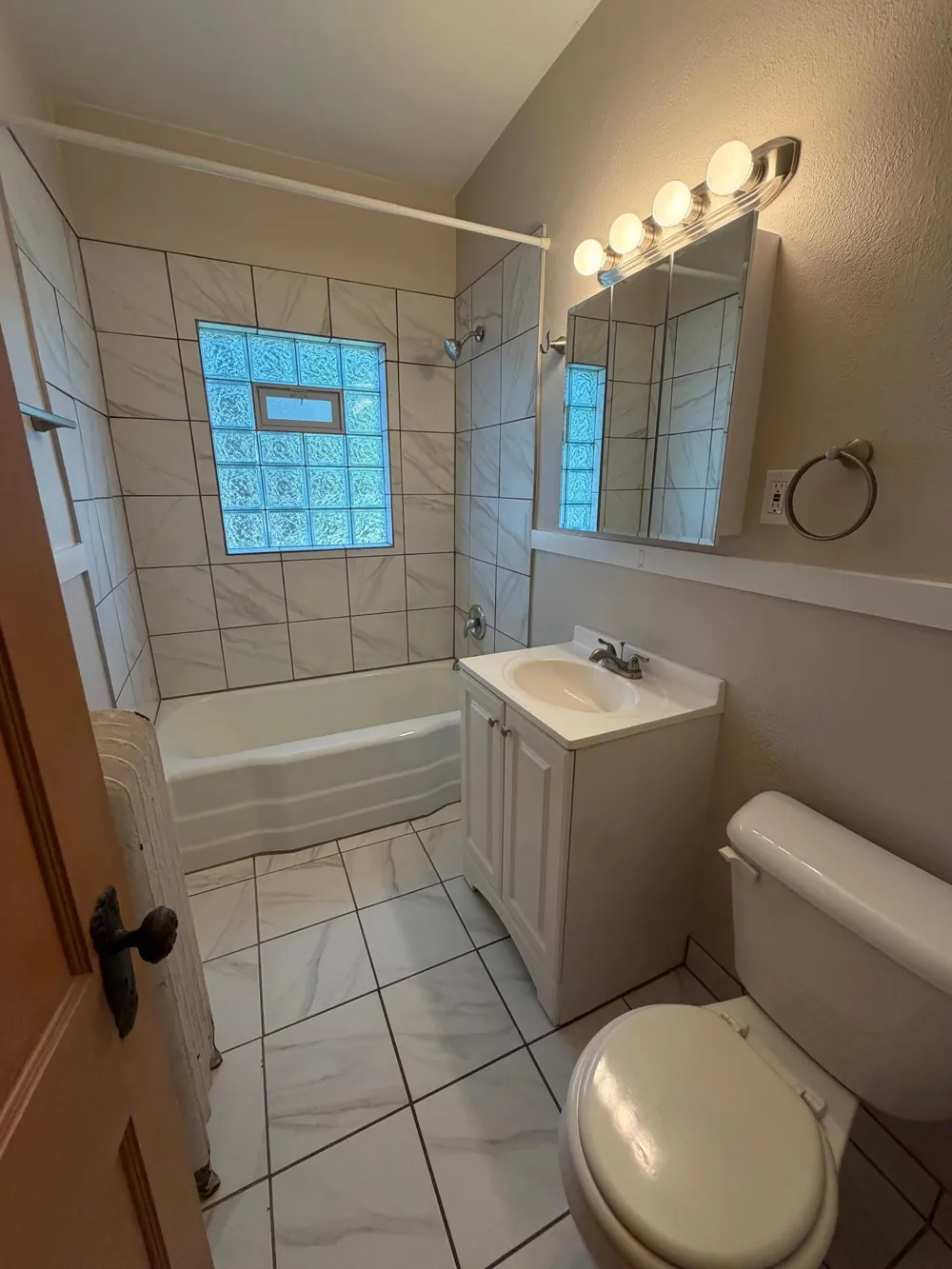 2176 Dayton Avenue #1 Saint Paul, MN 55104