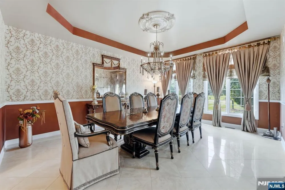 7 Crystal Court Manalapan, NJ 07726