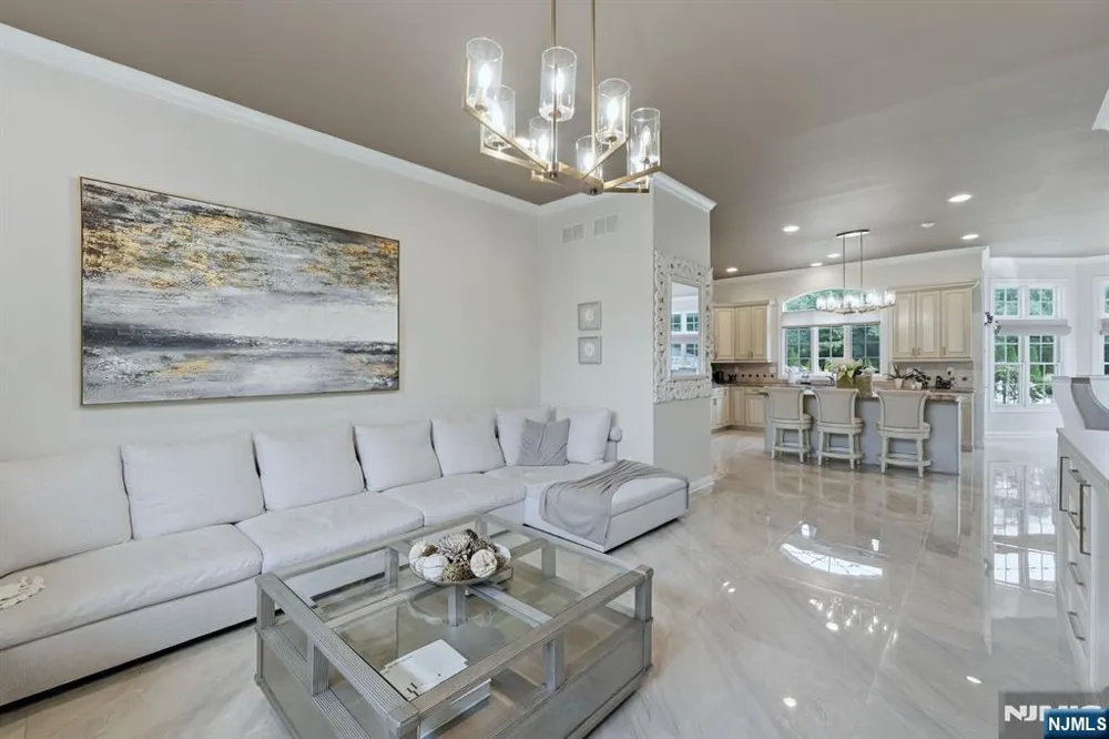 7 Crystal Court Manalapan, NJ 07726