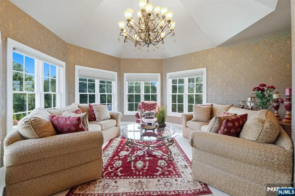 7 Crystal Court Manalapan, NJ 07726