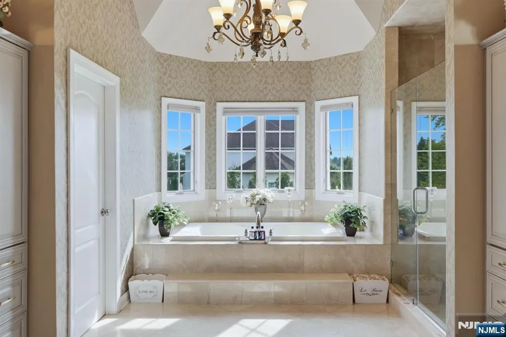 7 Crystal Court Manalapan, NJ 07726