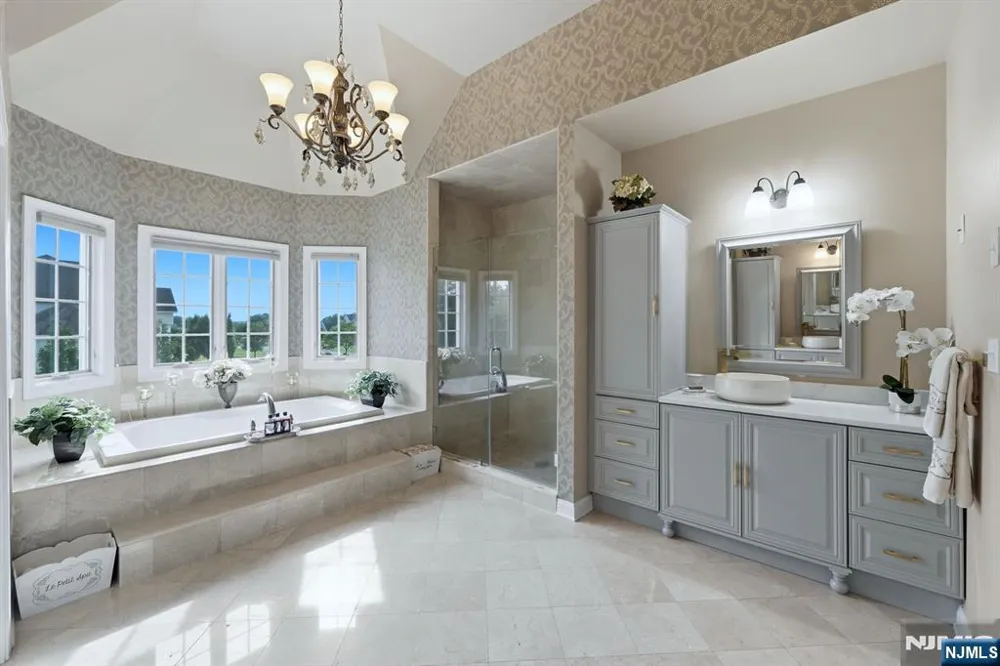 7 Crystal Court Manalapan, NJ 07726