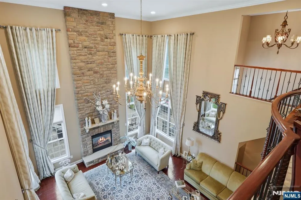 7 Crystal Court Manalapan, NJ 07726