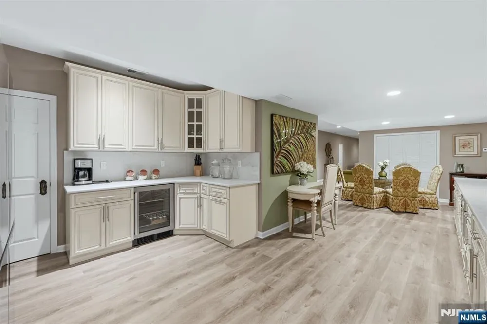 7 Crystal Court Manalapan, NJ 07726