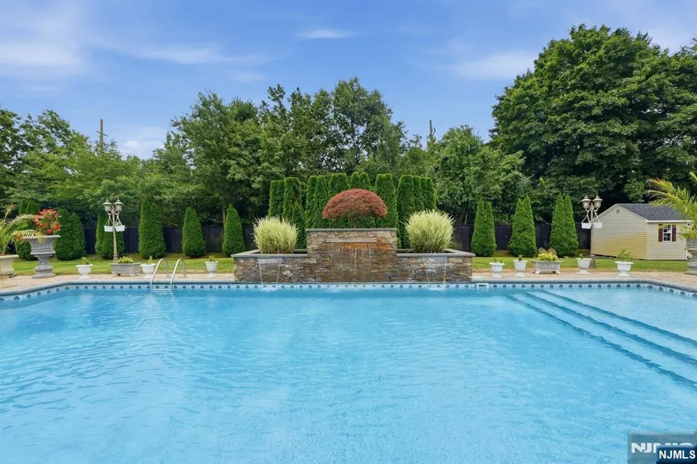 7 Crystal Court Manalapan, NJ 07726
