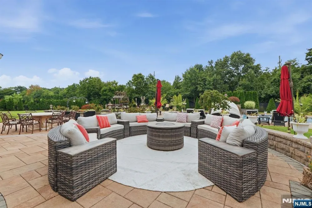 7 Crystal Court Manalapan, NJ 07726