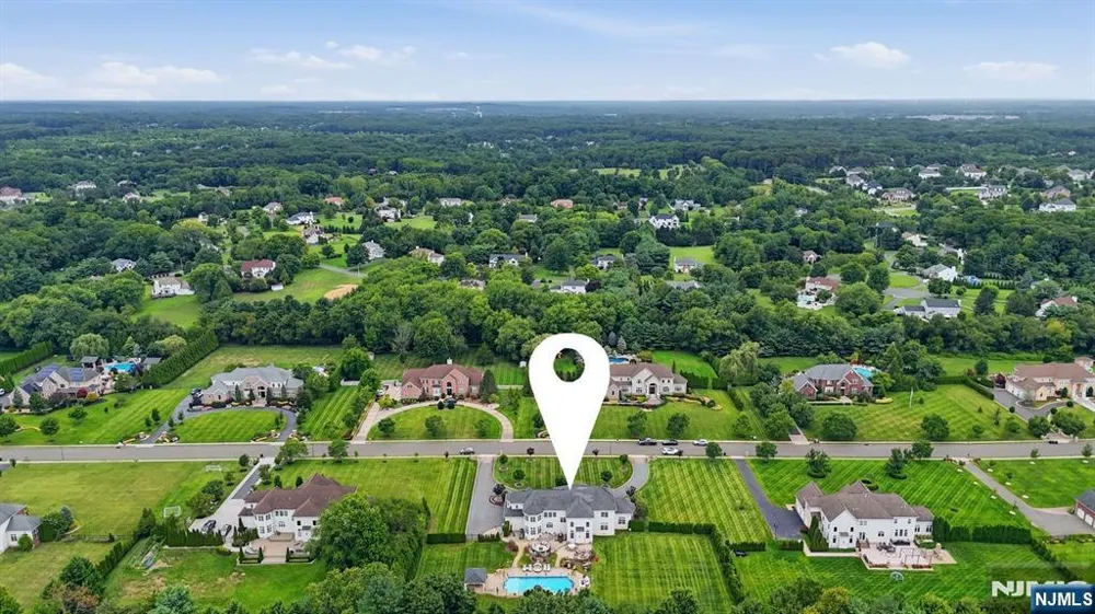 7 Crystal Court Manalapan, NJ 07726