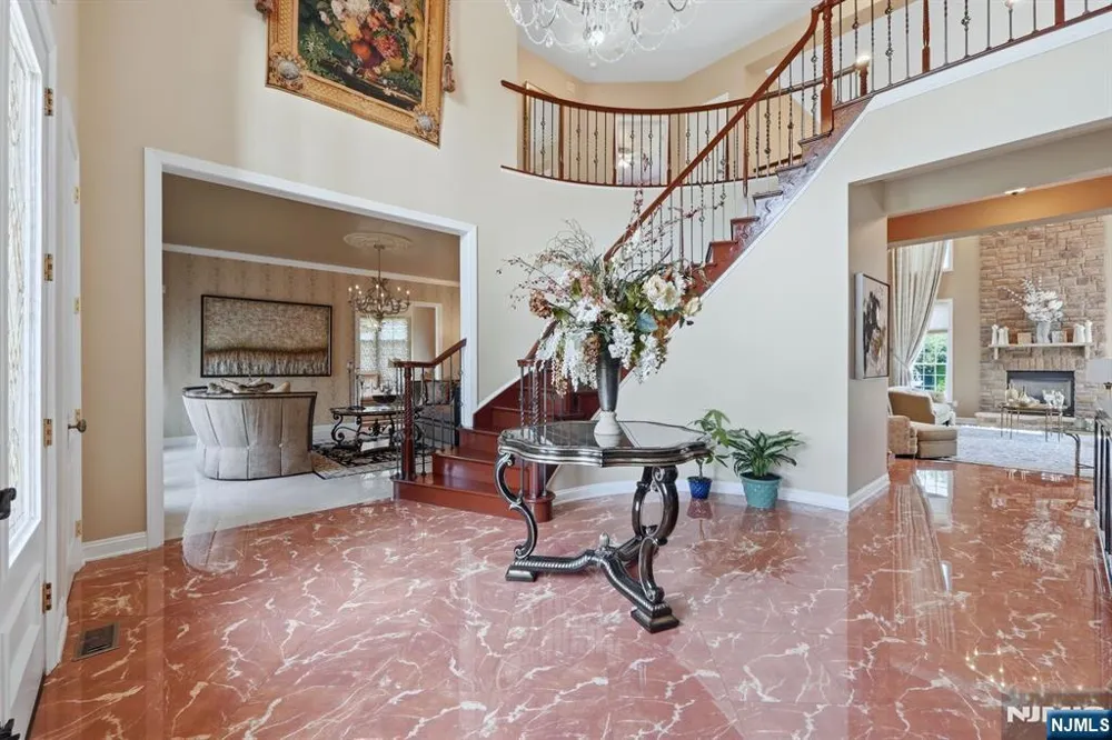 7 Crystal Court Manalapan, NJ 07726