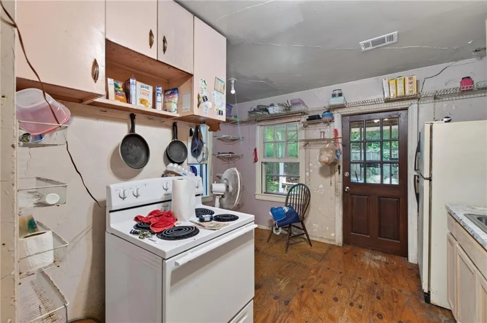 612 Cofield Drive Hapeville, GA 30354