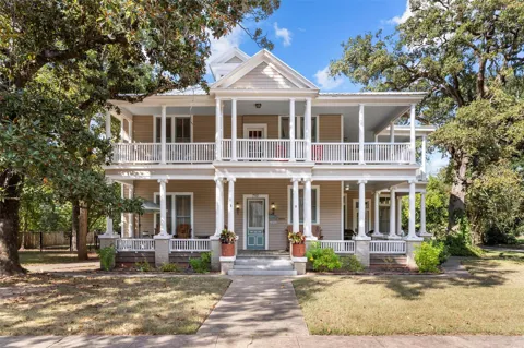 712 Lamar Avenue