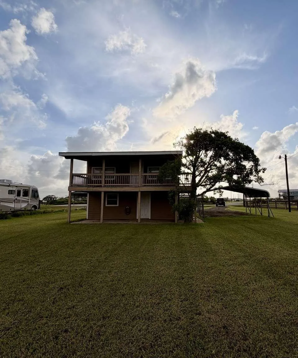 219 Flamingo Street Sargent, TX 77414