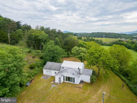 476 SCHRADER LANE