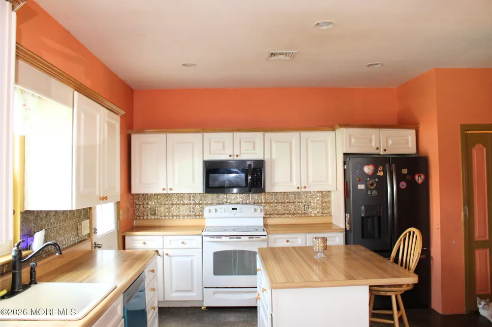 38 Oak Street Keyport, NJ 07735