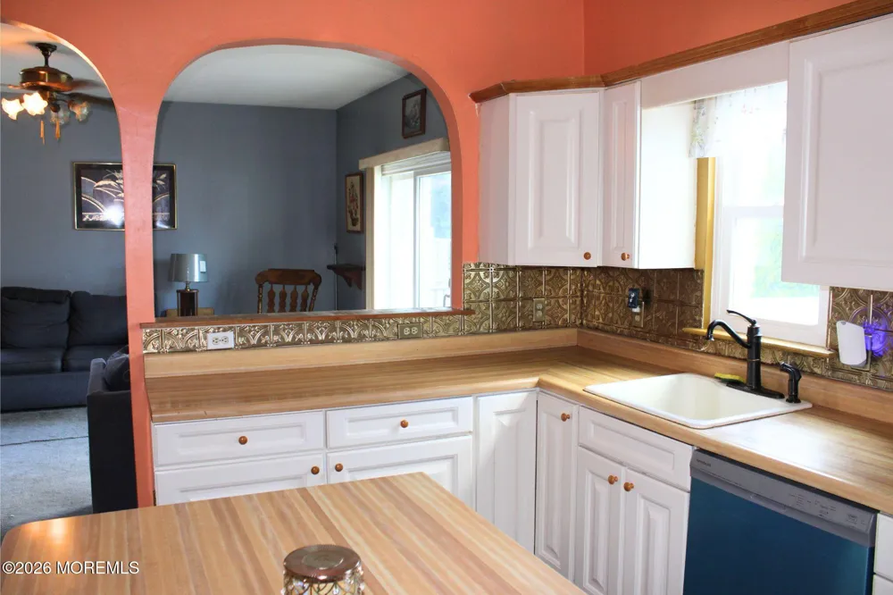 38 Oak Street Keyport, NJ 07735