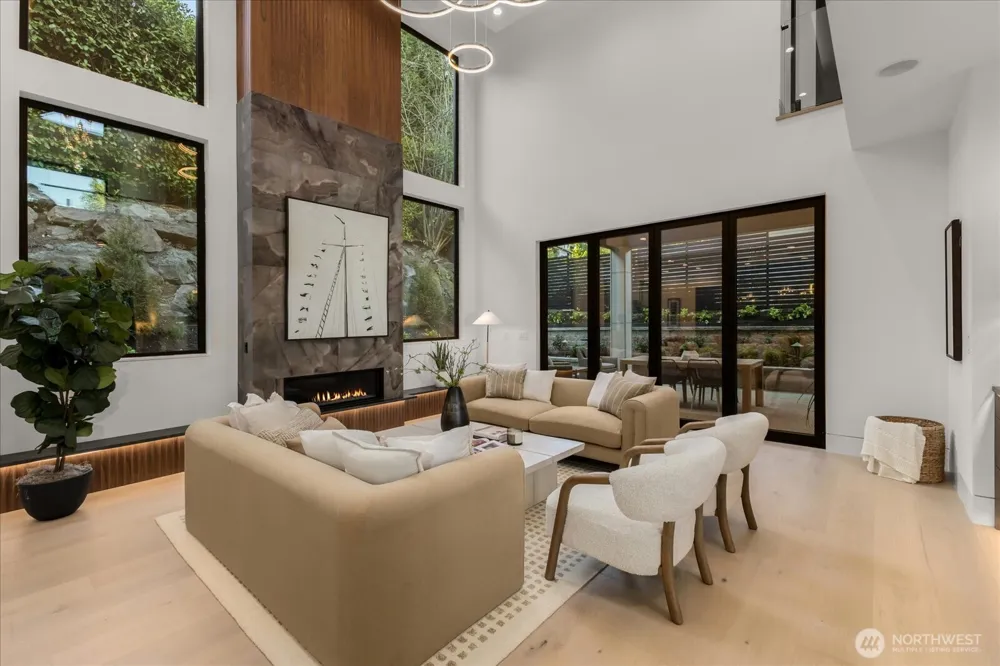 1331 102nd Avenue NE Bellevue, WA 98004