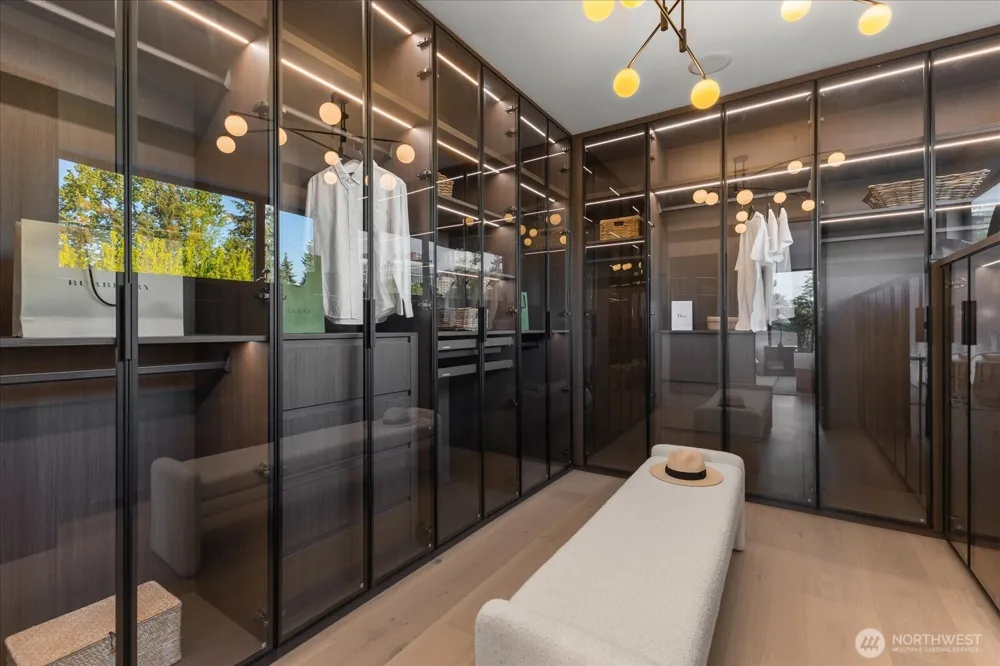 1331 102nd Avenue NE Bellevue, WA 98004