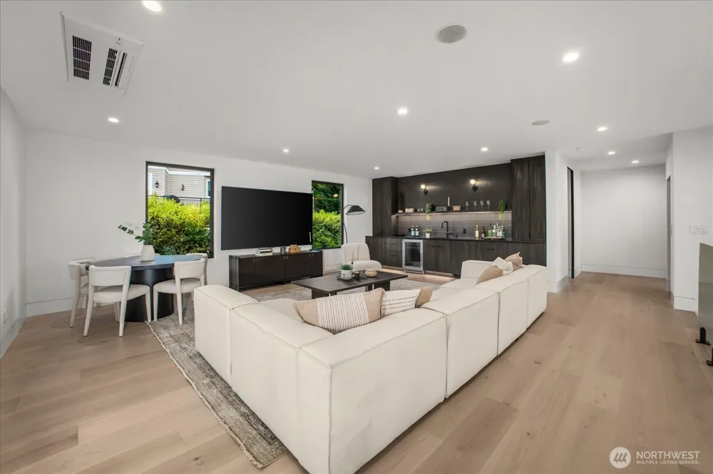 1331 102nd Avenue NE Bellevue, WA 98004