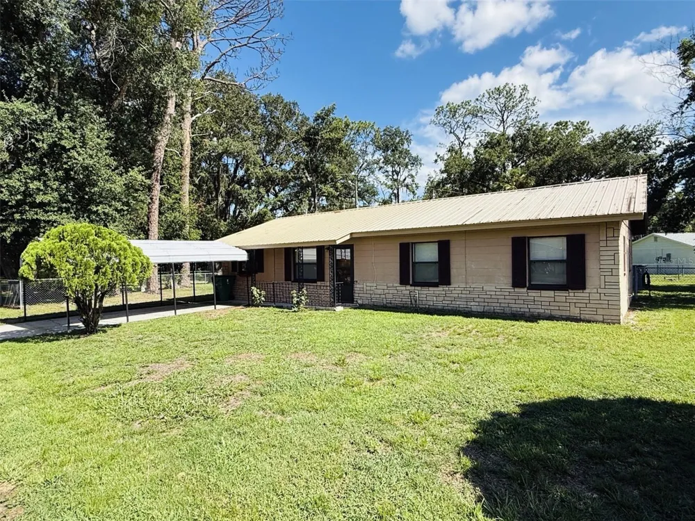 39048 BLUE JAY AVENUE Zephyrhills, FL 33542