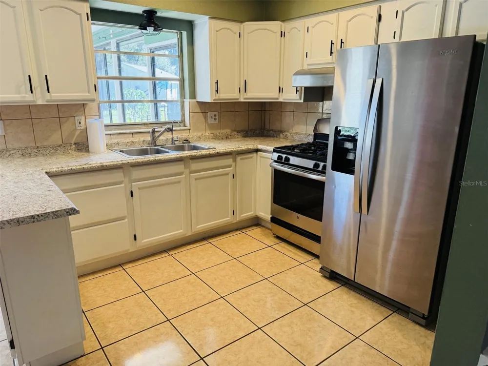 39048 BLUE JAY AVENUE Zephyrhills, FL 33542