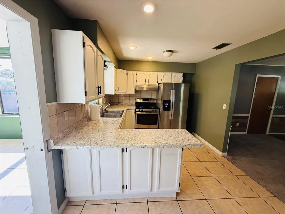 39048 BLUE JAY AVENUE Zephyrhills, FL 33542
