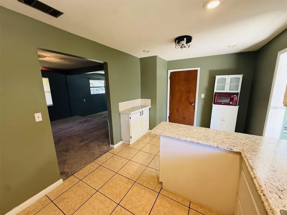 39048 BLUE JAY AVENUE Zephyrhills, FL 33542