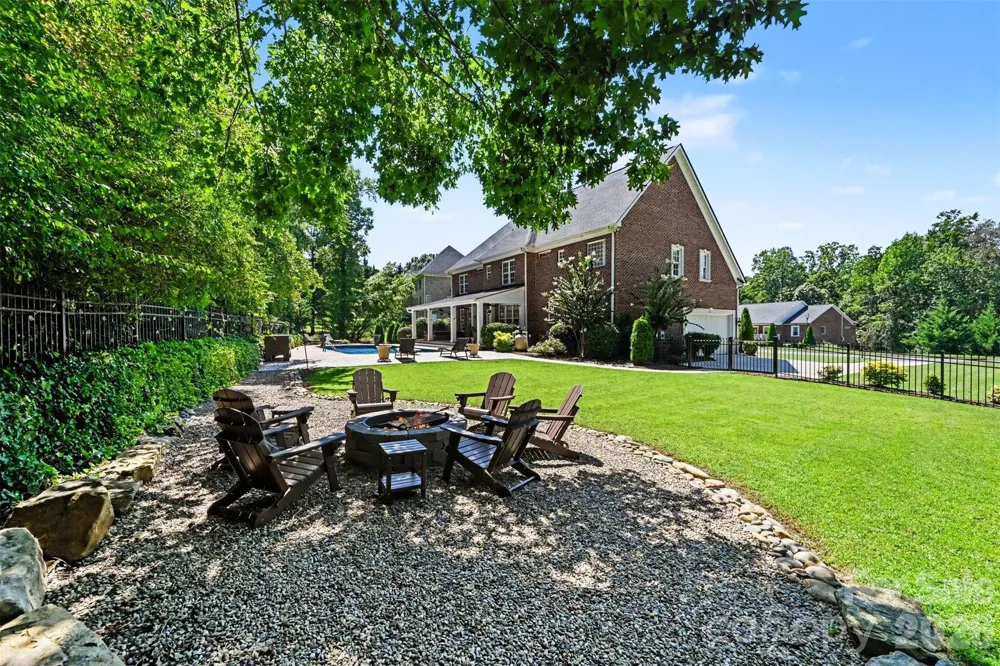 2858 Scarborough Court Gastonia, NC 28054