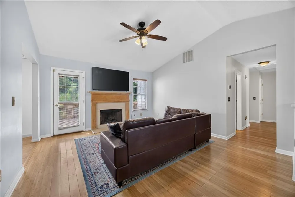 305 Bainbridge Circle Dallas, GA 30132