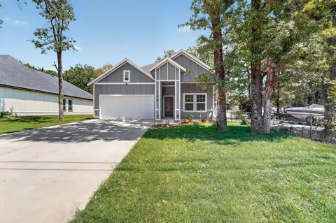 124 lost forest Road