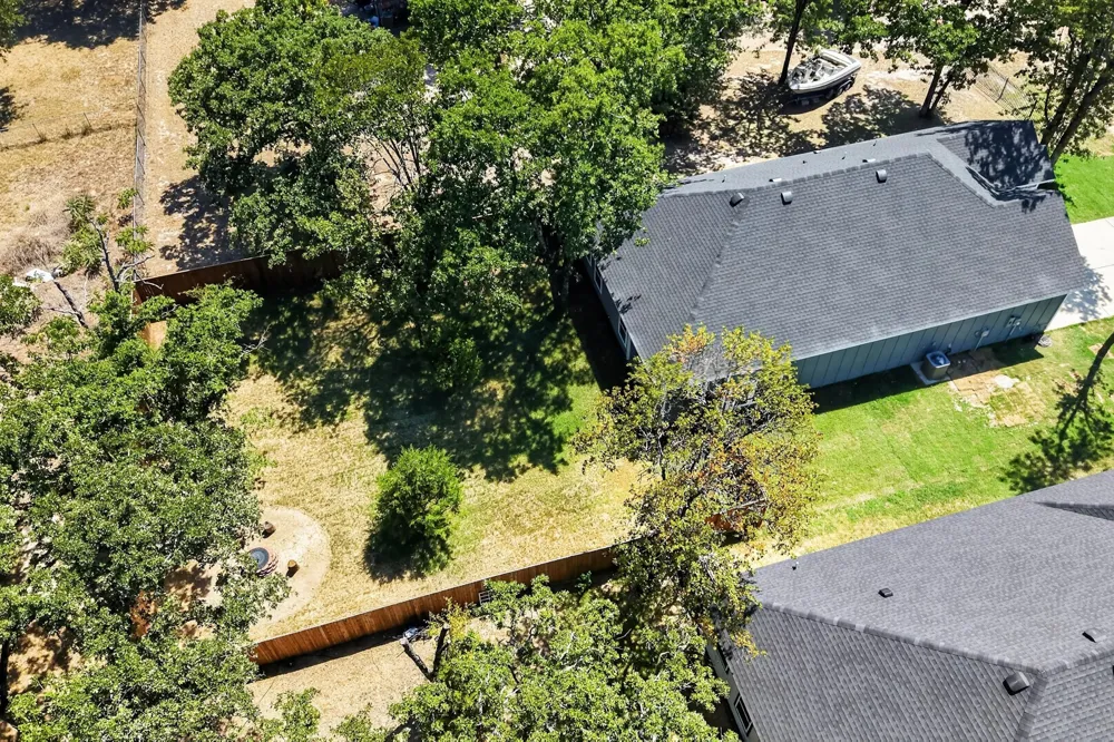 124 lost forest Road Gun Barrel City, TX 75156