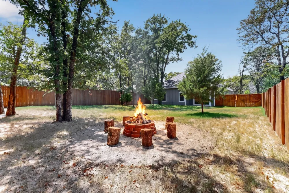 124 lost forest Road Gun Barrel City, TX 75156