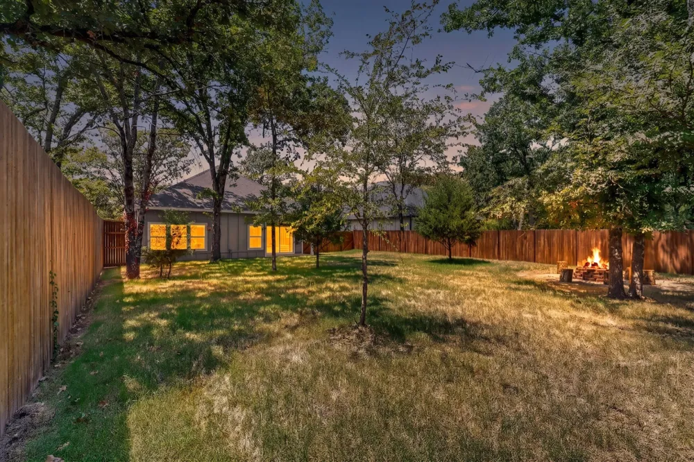 124 lost forest Road Gun Barrel City, TX 75156