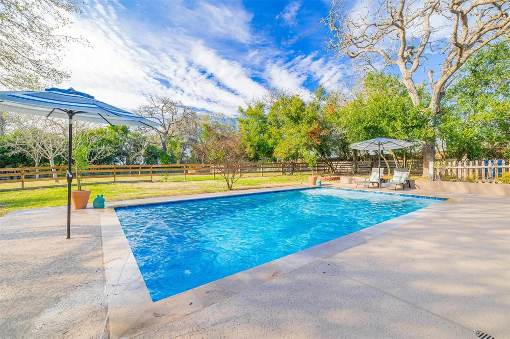 724 S Tesch Street Bellville, TX 77418