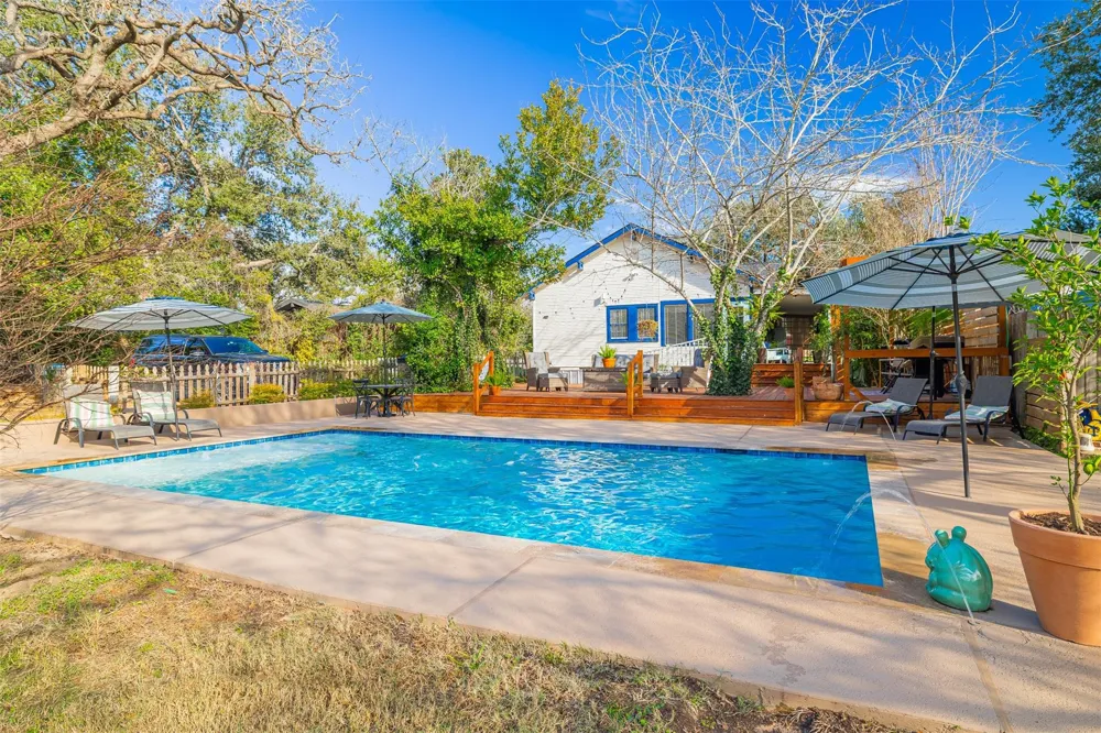 724 S Tesch Street Bellville, TX 77418