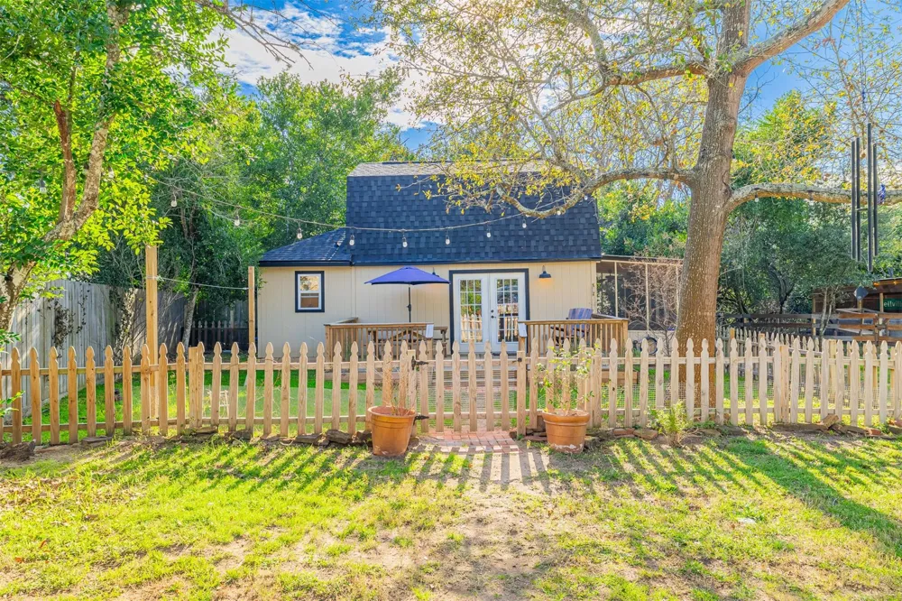 724 S Tesch Street Bellville, TX 77418