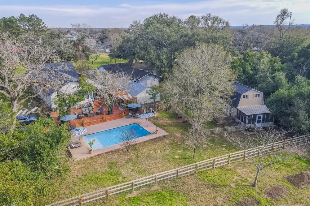724 S Tesch Street Bellville, TX 77418