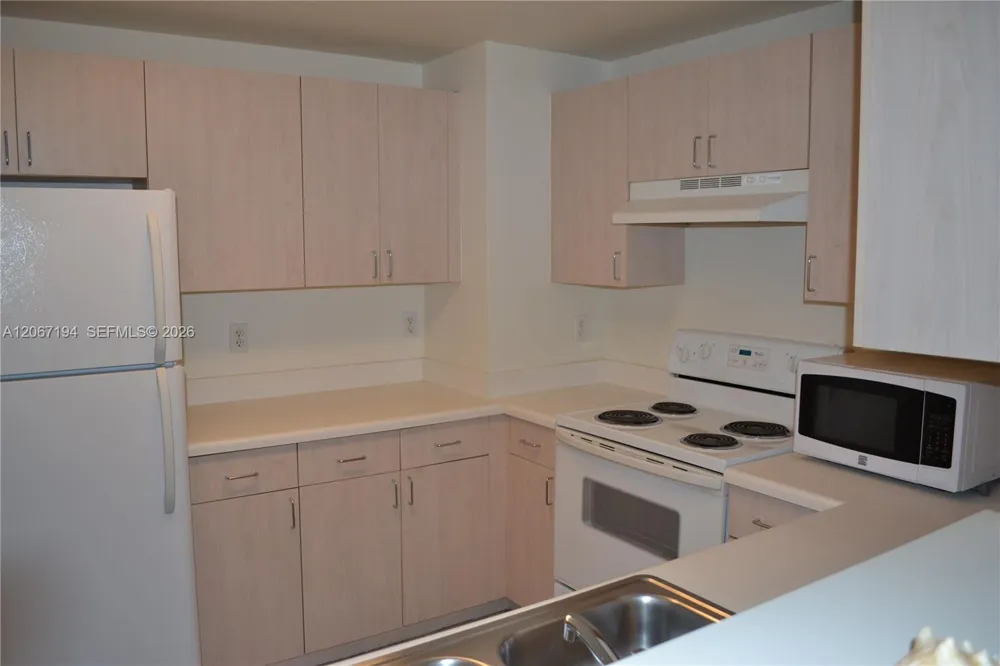 50 MENORES AV #420 Coral Gables, FL 33134