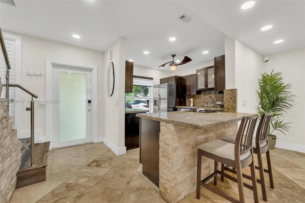 3690 NE 167th St #34 North Miami Beach, FL 33160