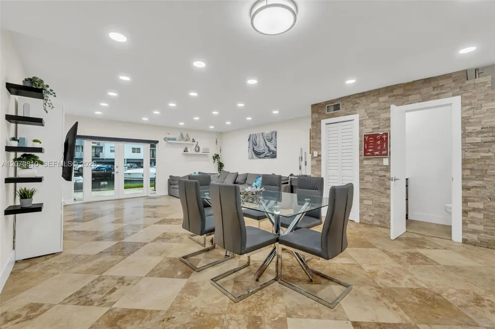 3690 NE 167th St #34 North Miami Beach, FL 33160
