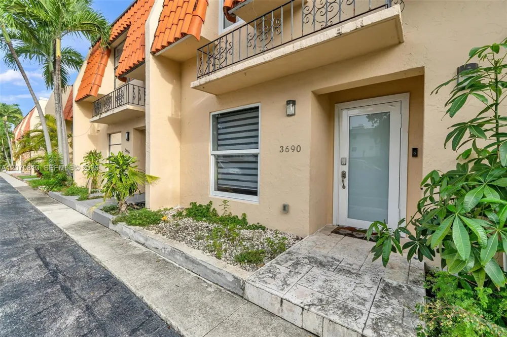 3690 NE 167th St #34 North Miami Beach, FL 33160