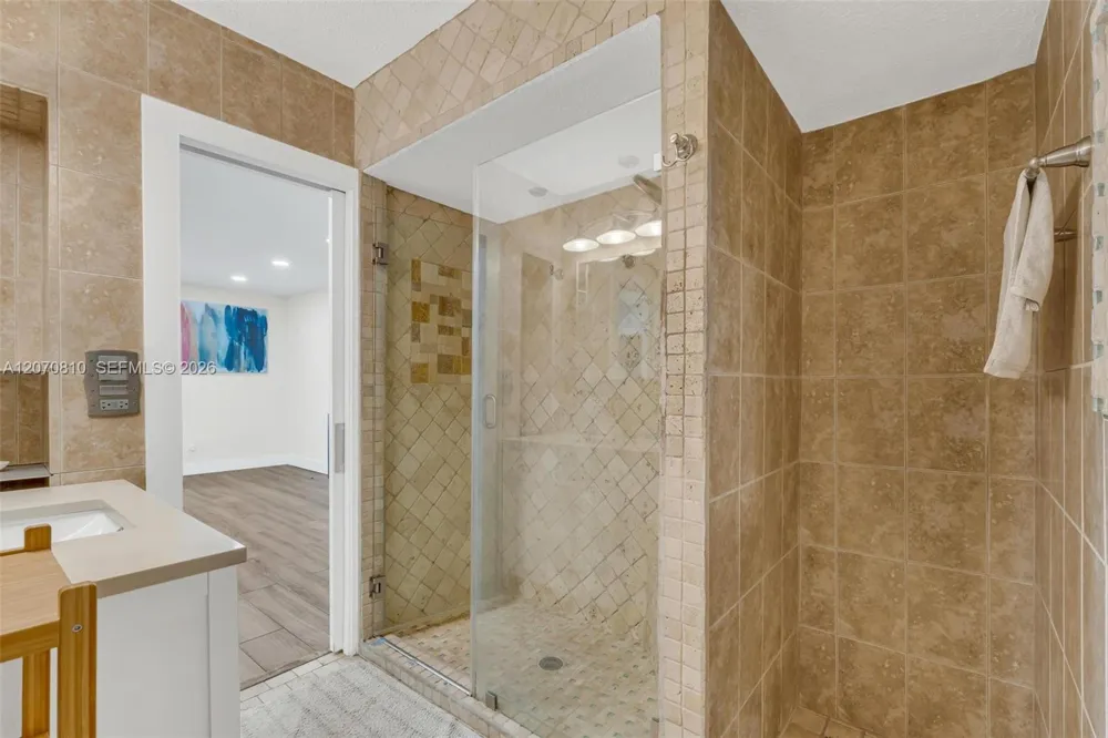 3690 NE 167th St #34 North Miami Beach, FL 33160