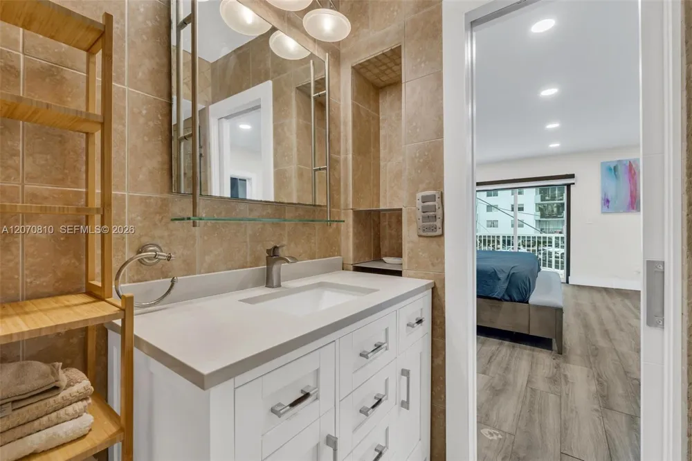 3690 NE 167th St #34 North Miami Beach, FL 33160