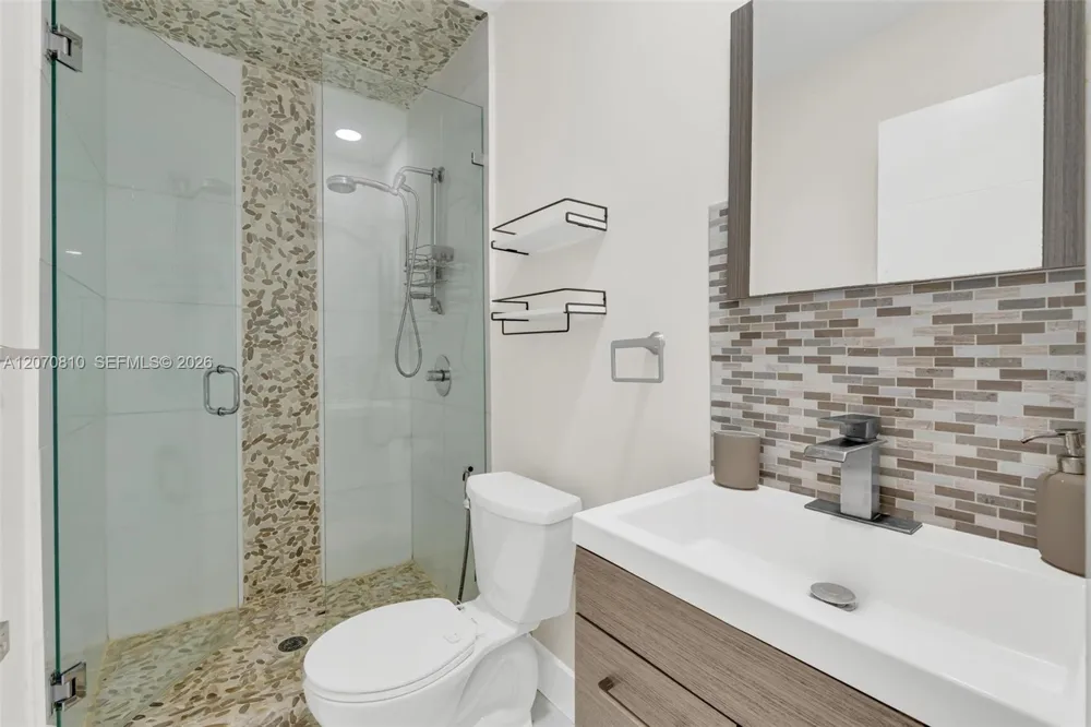 3690 NE 167th St #34 North Miami Beach, FL 33160