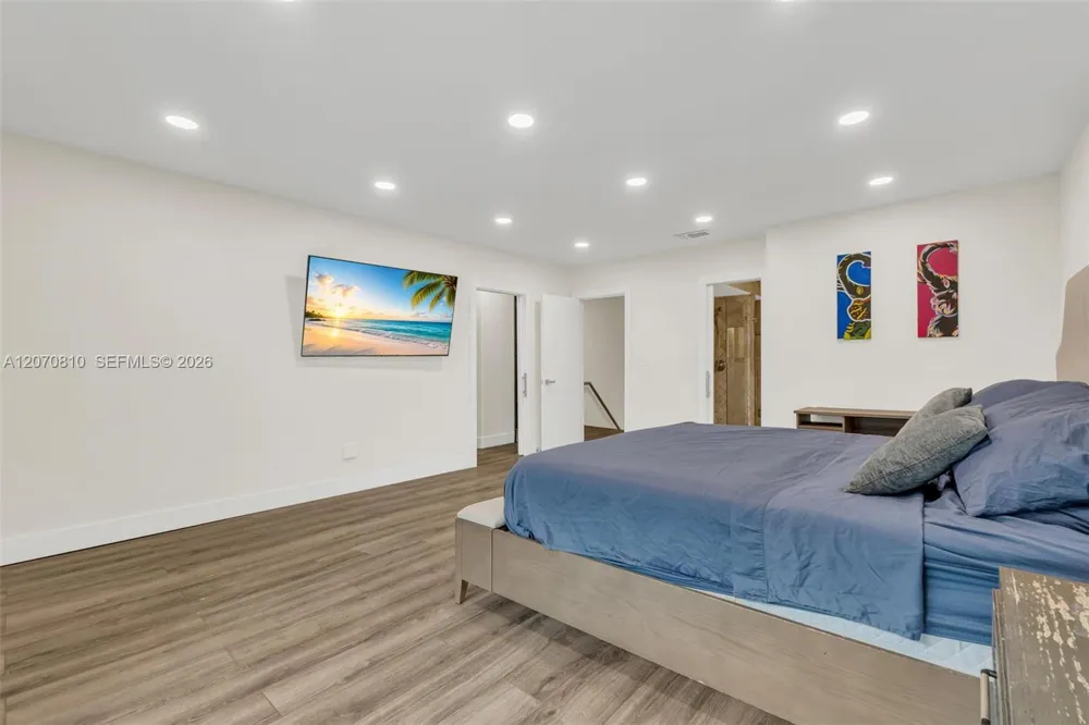 3690 NE 167th St #34 North Miami Beach, FL 33160
