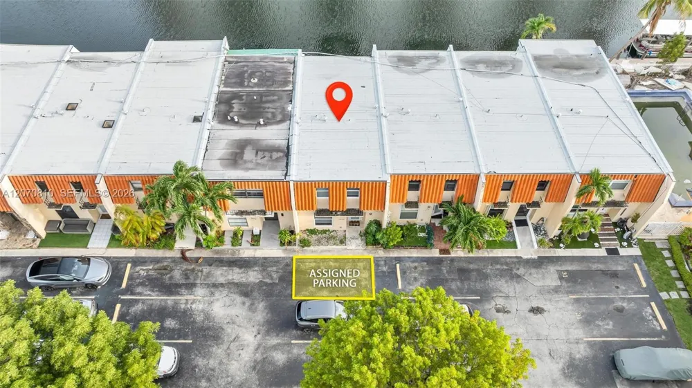 3690 NE 167th St #34 North Miami Beach, FL 33160