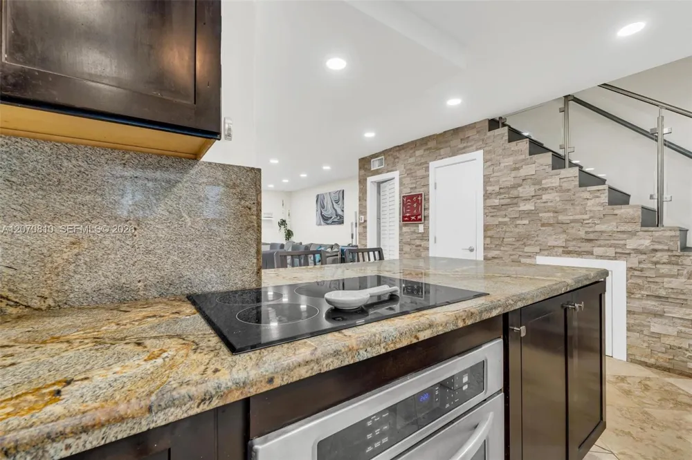 3690 NE 167th St #34 North Miami Beach, FL 33160
