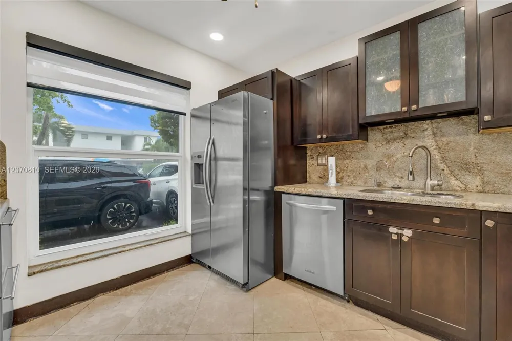 3690 NE 167th St #34 North Miami Beach, FL 33160